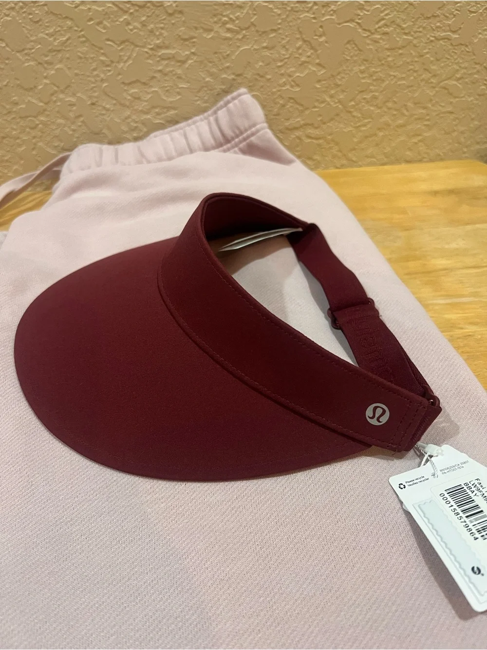 lululemon athletica Fast paced wide Band Run Visor colo:BBAY